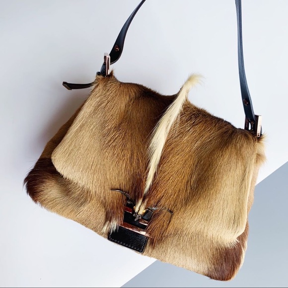 Fendi Handbags - Fendi Mama baguette